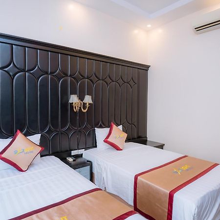 Hotel Starlight 14 Vườn Đào Ha Long Esterno foto