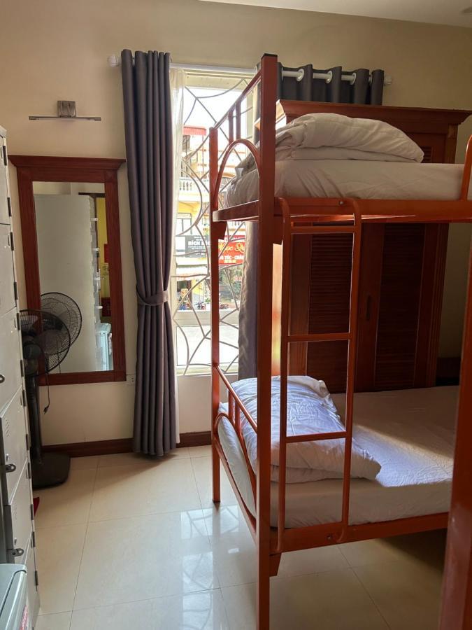 Hotel Starlight 14 Vườn Đào Ha Long Esterno foto