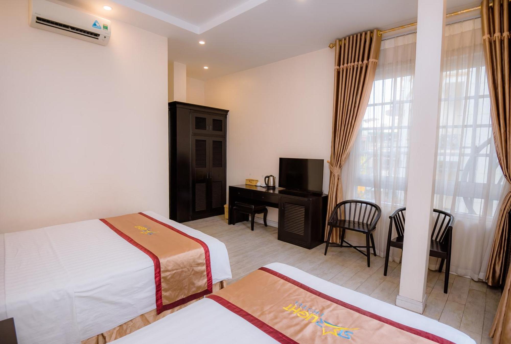 Hotel Starlight 14 Vườn Đào Ha Long Esterno foto