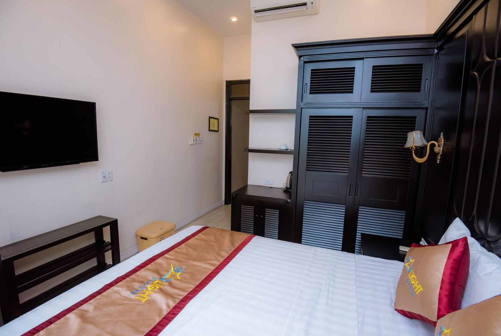 Hotel Starlight 14 Vườn Đào Ha Long Esterno foto
