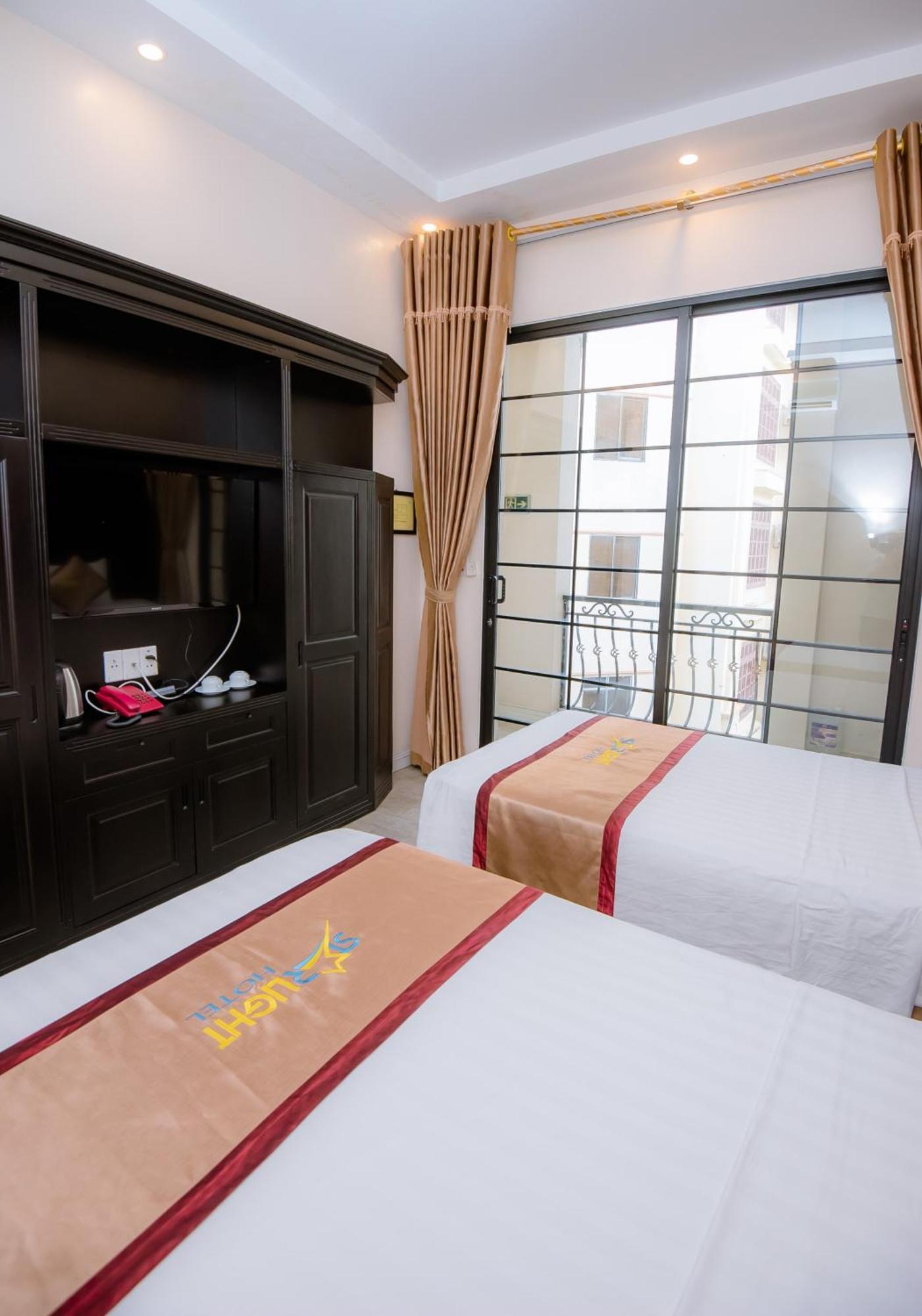 Hotel Starlight 14 Vườn Đào Ha Long Esterno foto