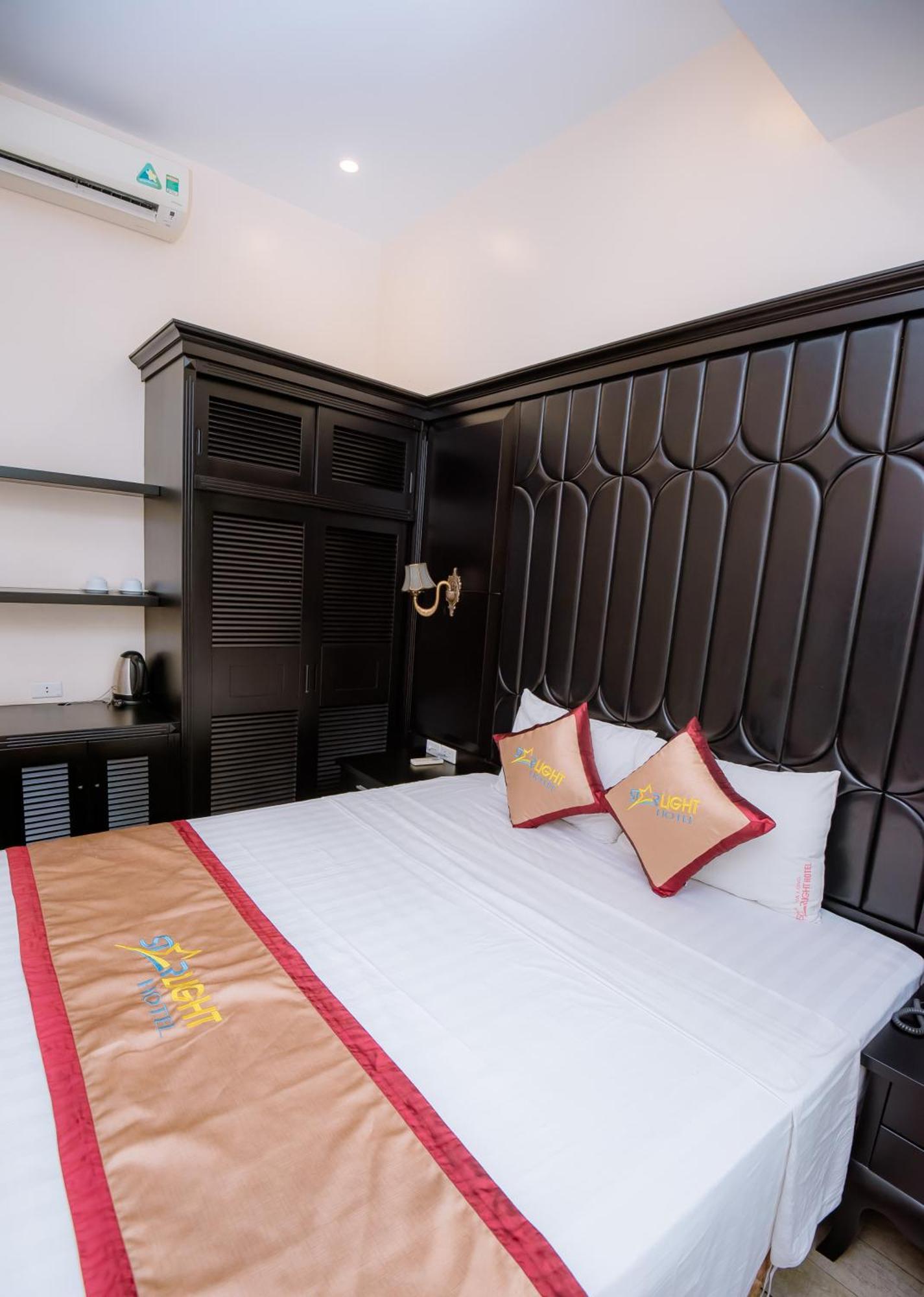 Hotel Starlight 14 Vườn Đào Ha Long Esterno foto