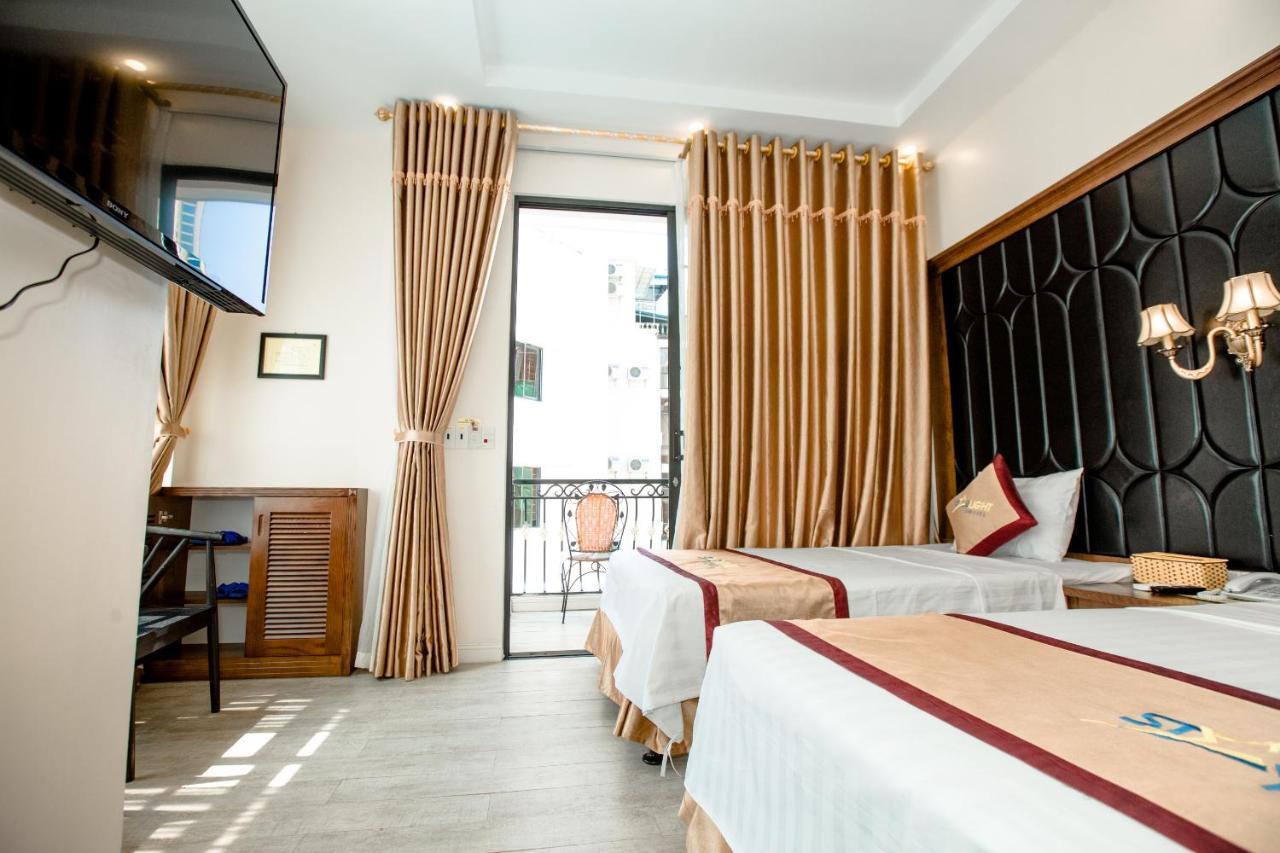 Hotel Starlight 14 Vườn Đào Ha Long Esterno foto