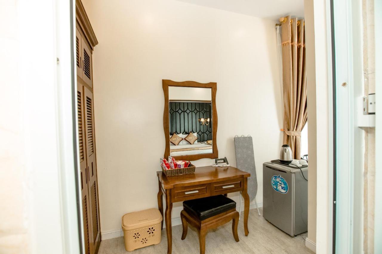 Hotel Starlight 14 Vườn Đào Ha Long Esterno foto