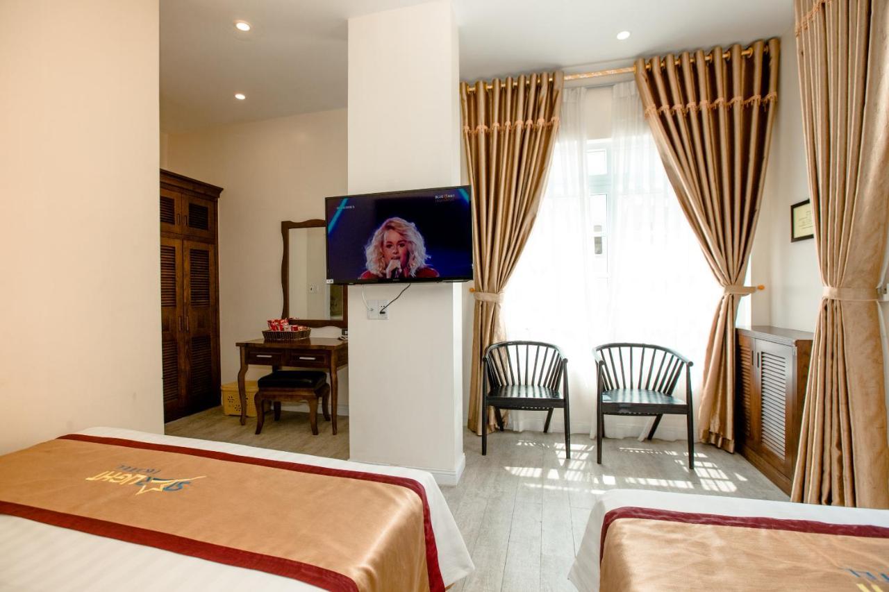 Hotel Starlight 14 Vườn Đào Ha Long Esterno foto